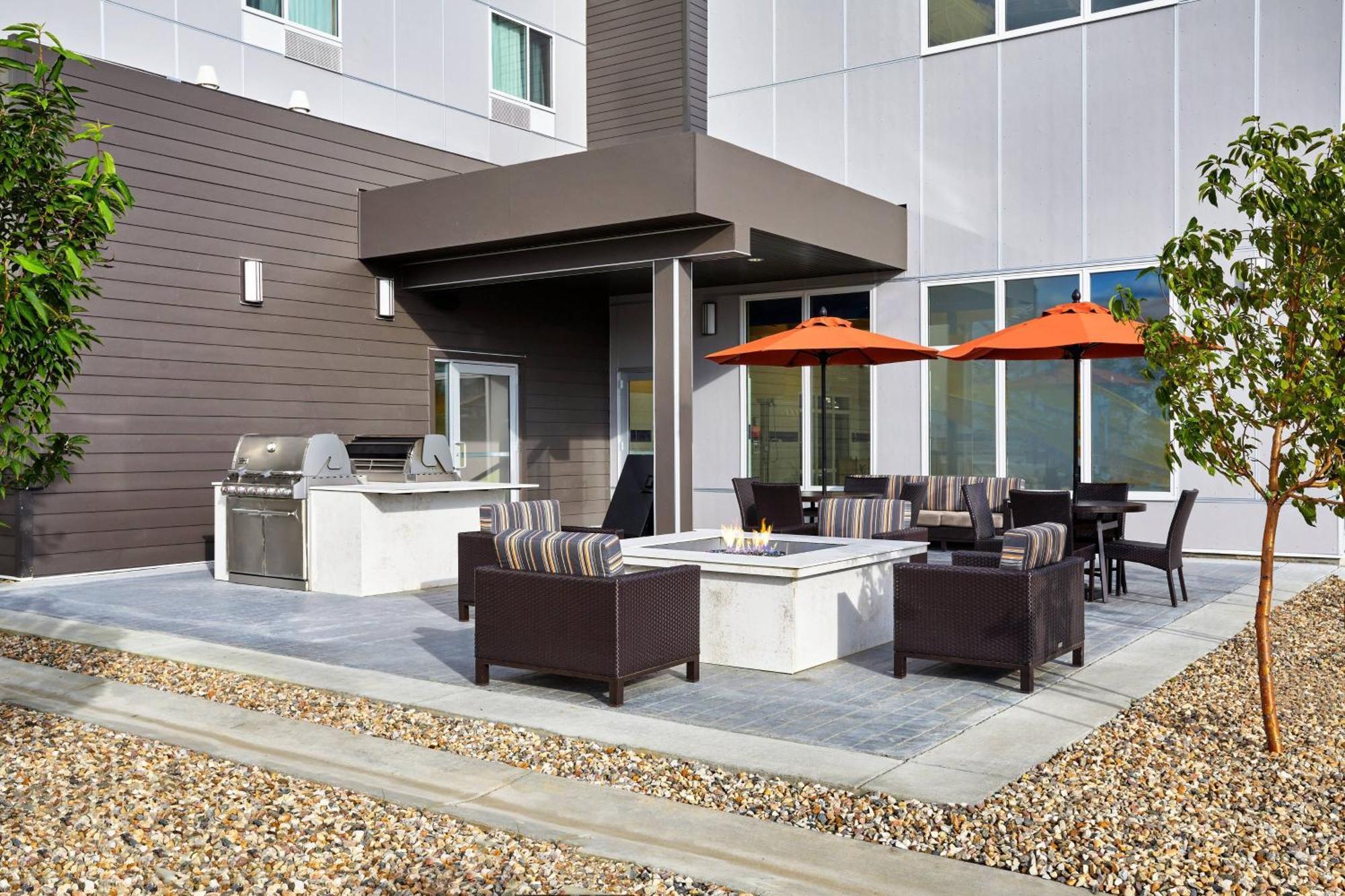 Towneplace Suites By Marriott Fort Mcmurray Exteriér fotografie