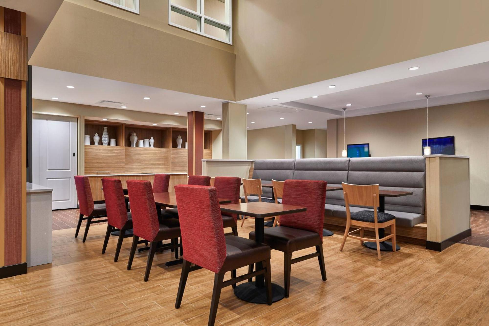 Towneplace Suites By Marriott Fort Mcmurray Exteriér fotografie